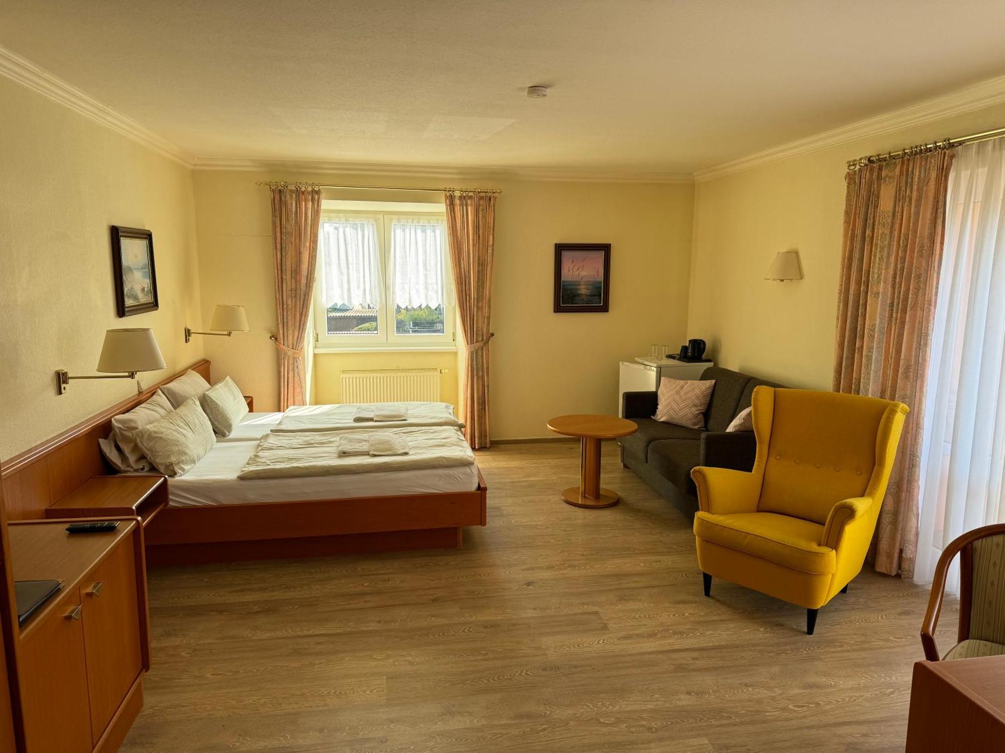 Hotel Garni Seeschloesschen Kolpinsee Luaran gambar
